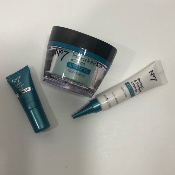 ⭐️HP⭐️No. 7 Skincare Set - Picture 11 of 11